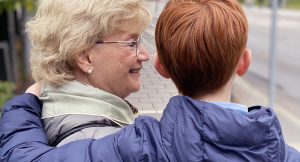 Äldre med ungt barn testamente