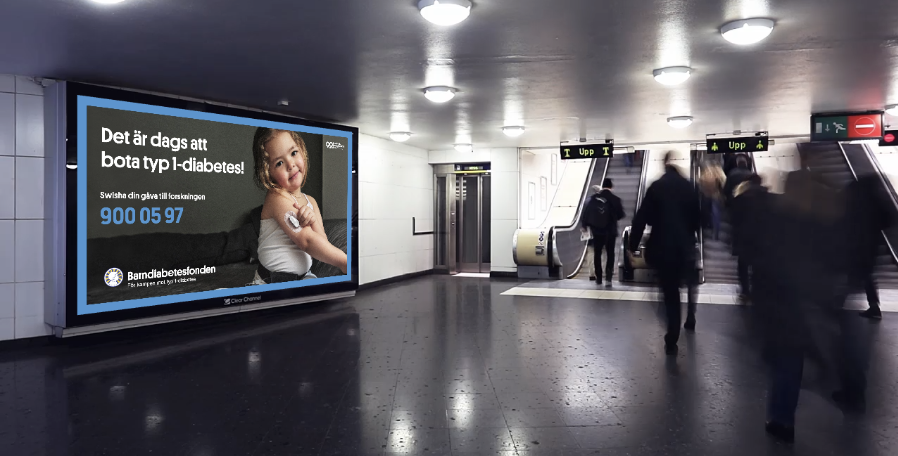 Naomi pluggannons filler tunnelbana mockup